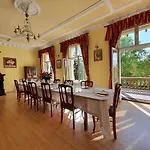 Vakantieboerderij Palac Lawica- Splywy Przelomem Bardzkim *