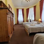 Palac Lawica- Splywy Przelomem Bardzkim *