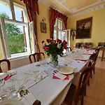 Vakantieboerderij Palac Lawica- Splywy Przelomem Bardzkim