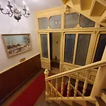 Palac Lawica- Splywy Przelomem Bardzkim