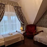 Palac Lawica- Splywy Przelomem Bardzkim *