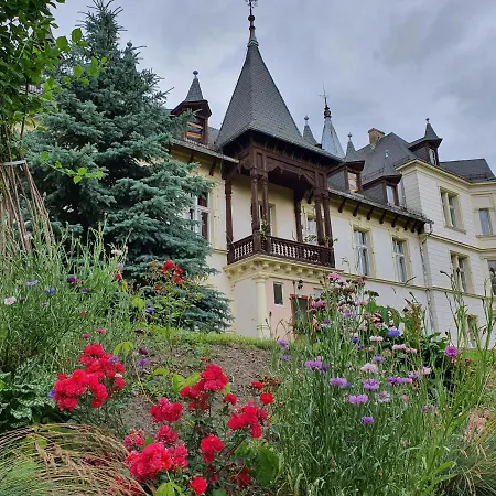 Farm stay Palac Lawica- Splywy Przelomem Bardzkim