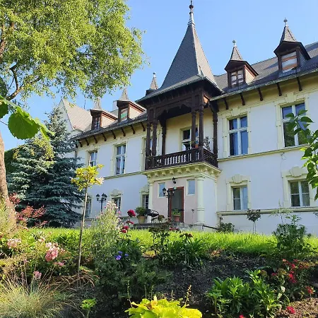 Palac Lawica- Splywy Przelomem Bardzkim