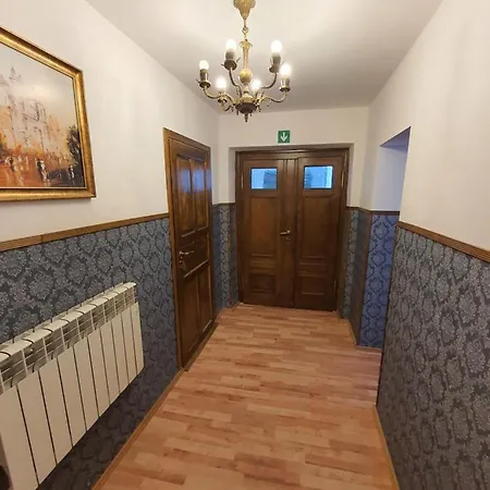 Çiftlik konaklama Palac Lawica- Splywy Przelomem Bardzkim