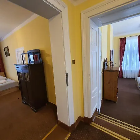 Farm stay Palac Lawica- Splywy Przelomem Bardzkim Klodzko