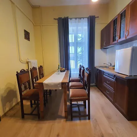 Palac Lawica- Splywy Przelomem Bardzkim Farm stay Klodzko