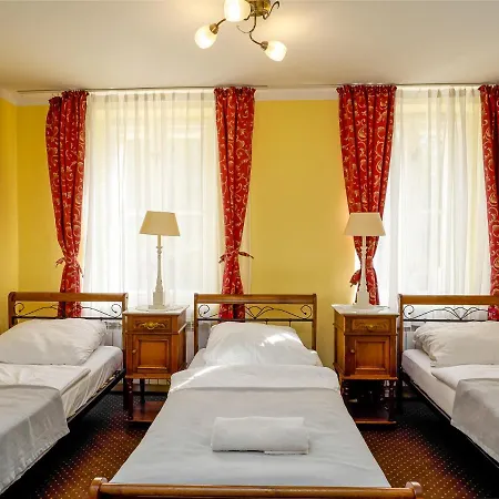 Farm stay Palac Lawica- Splywy Przelomem Bardzkim