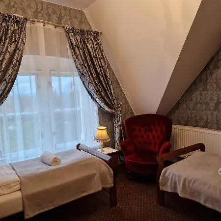 Palac Lawica- Splywy Przelomem Bardzkim *