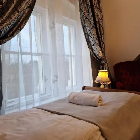 Palac Lawica- Splywy Przelomem Bardzkim Farm stay Klodzko