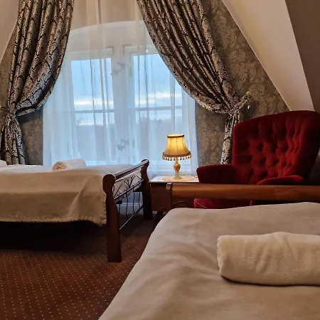 Vakantieboerderij Palac Lawica- Splywy Przelomem Bardzkim