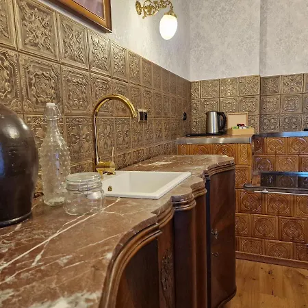 Vakantieboerderij Palac Lawica- Splywy Przelomem Bardzkim