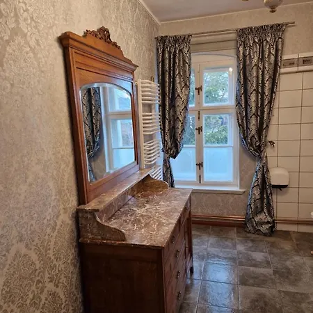 Palac Lawica- Splywy Przelomem Bardzkim * Kłodzko