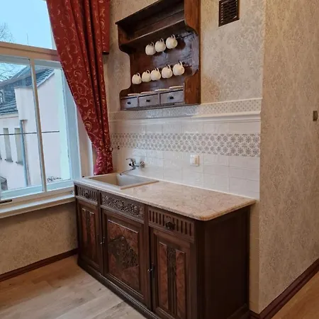 Palac Lawica- Splywy Przelomem Bardzkim *