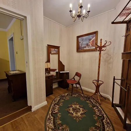 Palac Lawica- Splywy Przelomem Bardzkim Vakantieboerderij *