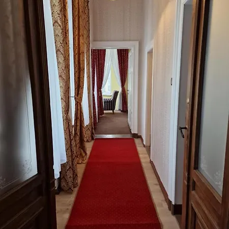 Palac Lawica- Splywy Przelomem Bardzkim *