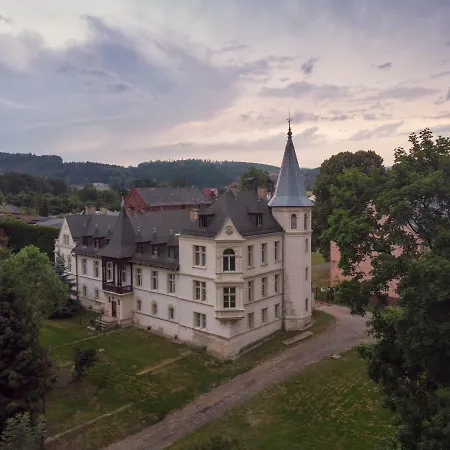 Farm stay Palac Lawica- Splywy Przelomem Bardzkim