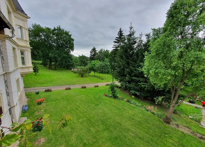 Palac Lawica- Splywy Przelomem Bardzkim