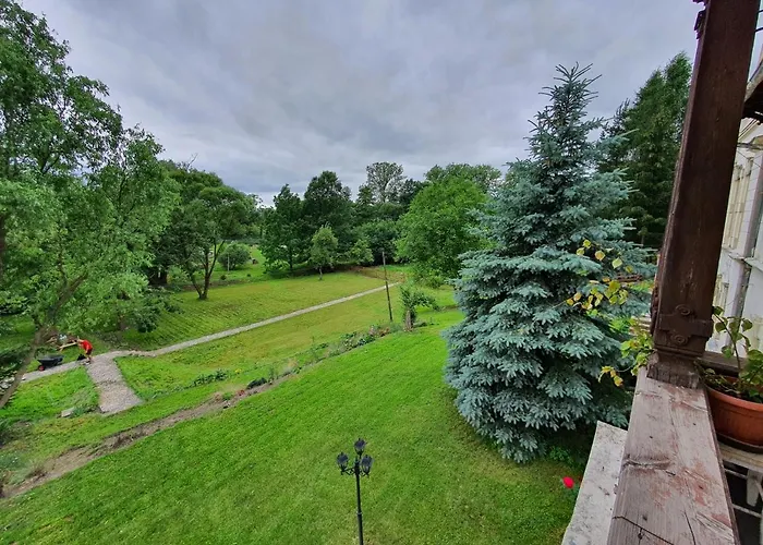 مزرعة للإقامة Palac Lawica- Splywy Przelomem Bardzkim