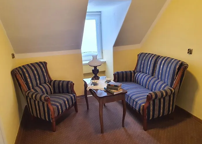 Palac Lawica- Splywy Przelomem Bardzkim Lantgård Kłodzko