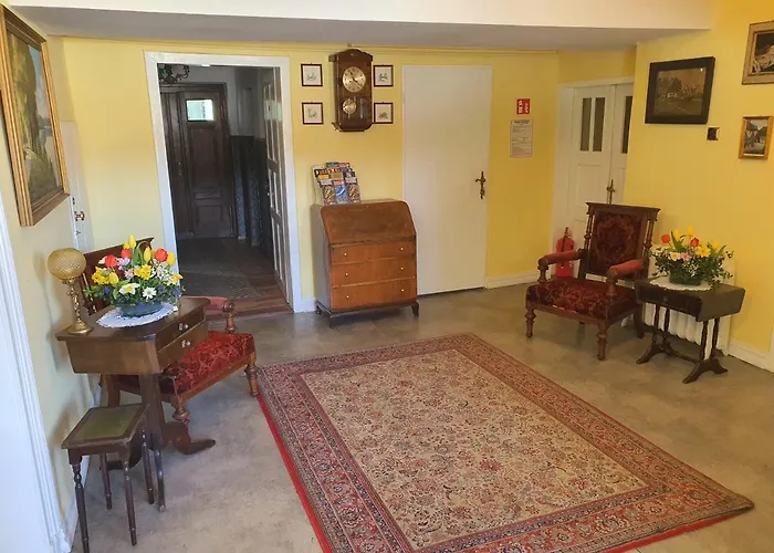 مزرعة للإقامة Palac Lawica- Splywy Przelomem Bardzkim *