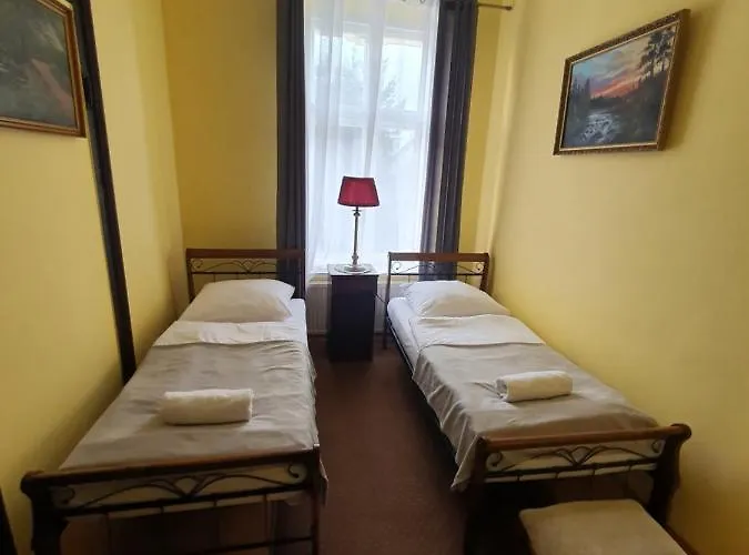 Palac Lawica- Splywy Przelomem Bardzkim *