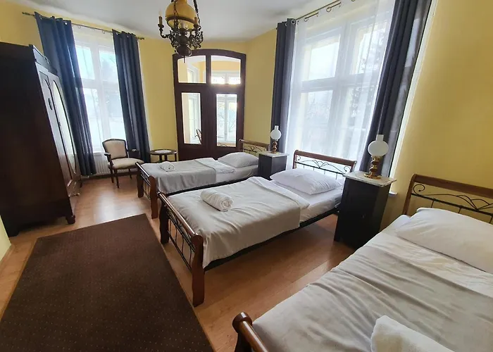 مزرعة للإقامة Palac Lawica- Splywy Przelomem Bardzkim