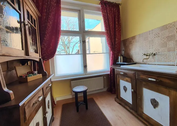 Palac Lawica- Splywy Przelomem Bardzkim