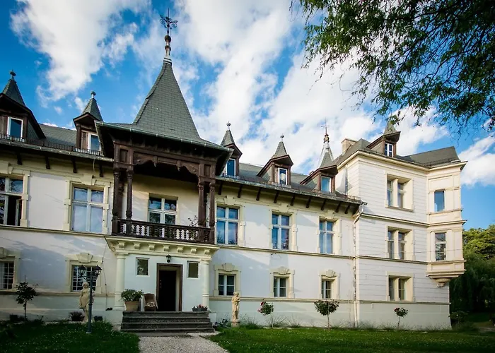 Palac Lawica- Splywy Przelomem Bardzkim 农家乐