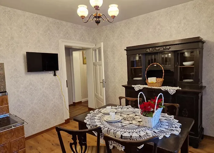 Palac Lawica- Splywy Przelomem Bardzkim