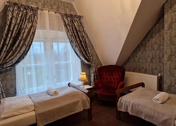 Palac Lawica- Splywy Przelomem Bardzkim *