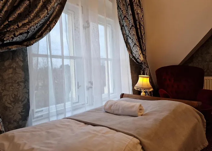 Palac Lawica- Splywy Przelomem Bardzkim مزرعة للإقامة كوادسكوم