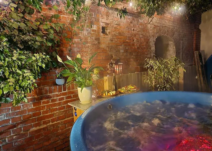 Palac Lawica- Splywy Przelomem Bardzkim 农家乐 *