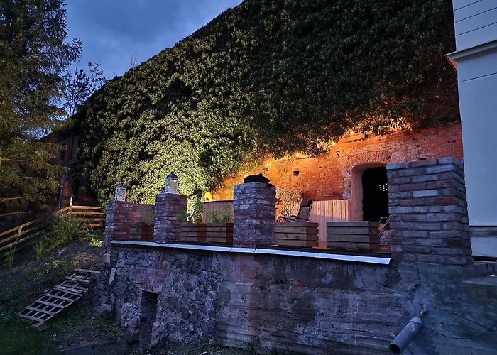 Palac Lawica- Splywy Przelomem Bardzkim * 克沃兹科