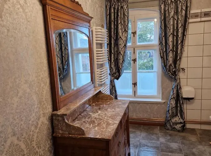 Palac Lawica- Splywy Przelomem Bardzkim * 克沃兹科