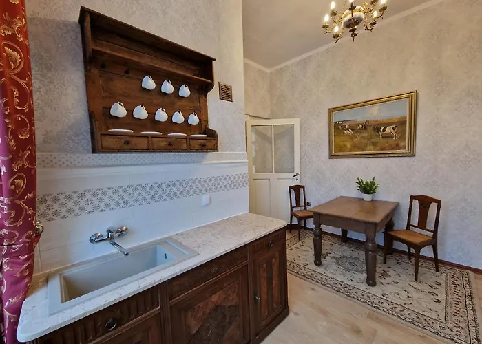 Palac Lawica- Splywy Przelomem Bardzkim 农家乐 克沃兹科