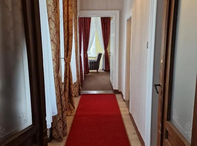 Palac Lawica- Splywy Przelomem Bardzkim *