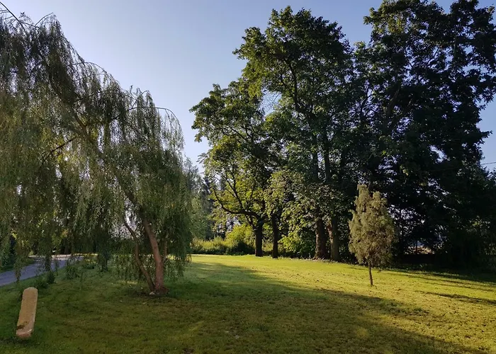 Palac Lawica- Splywy Przelomem Bardzkim Lantgård